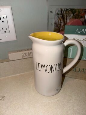 Rae dunn lemonade pitcher